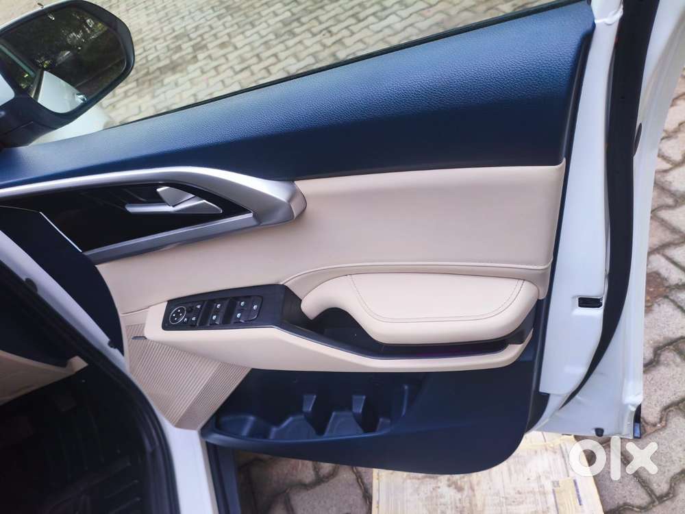 Kia Carens 1.5 Luxury Plus Turbo Dct 7 Str, 2023, Petrol