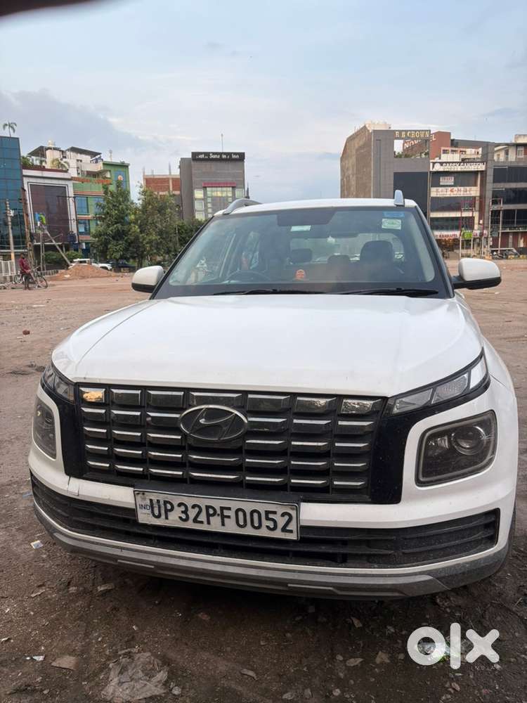 Hyundai Venue Petrol 2024