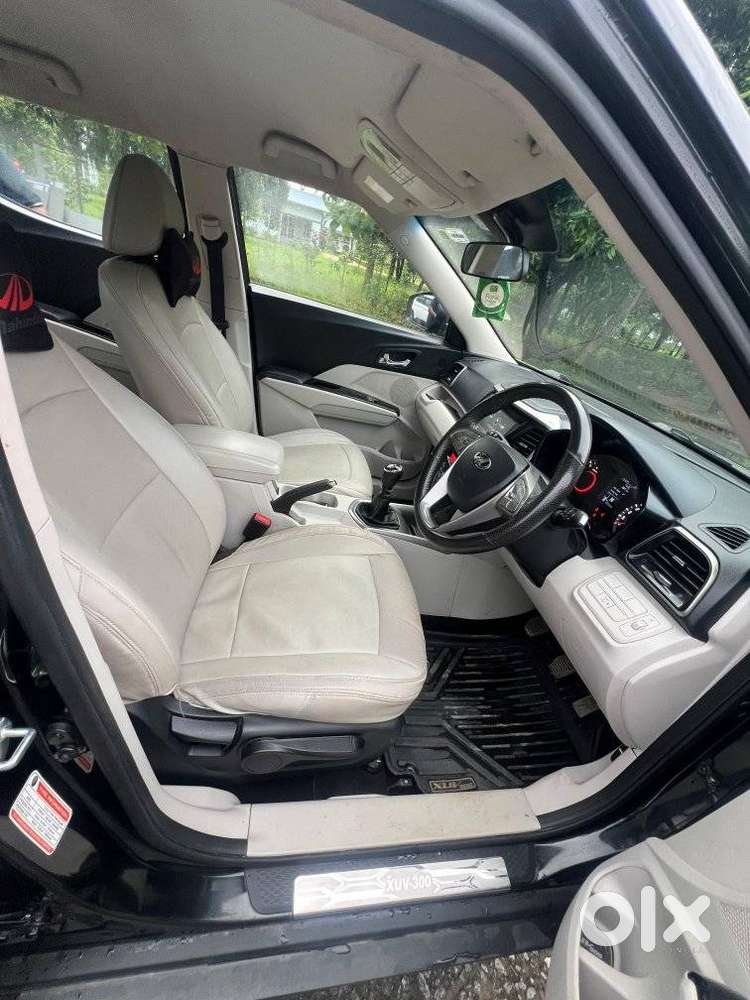 Mahindra Xuv300 W8, 2021, Petrol