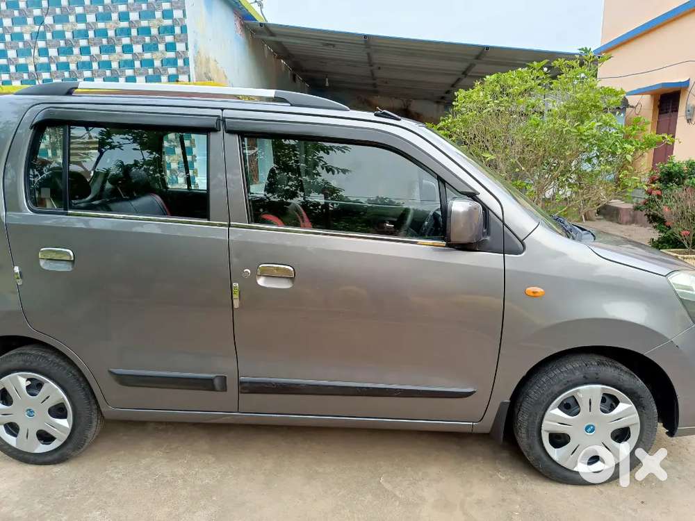 Wagon R Vxi  Glistenig Grey