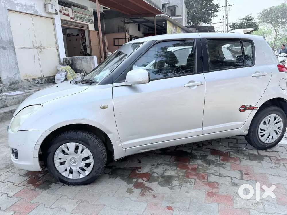 Maruti Suzuki Swift 2009 Petrol 120000 Km Driven