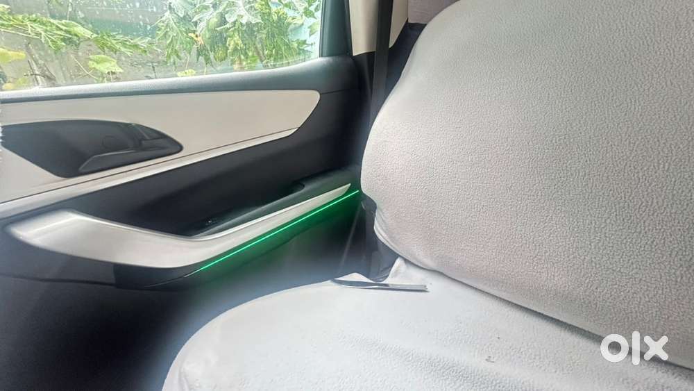 Mahindra Xuv700 2024 Diesel Well Maintained
