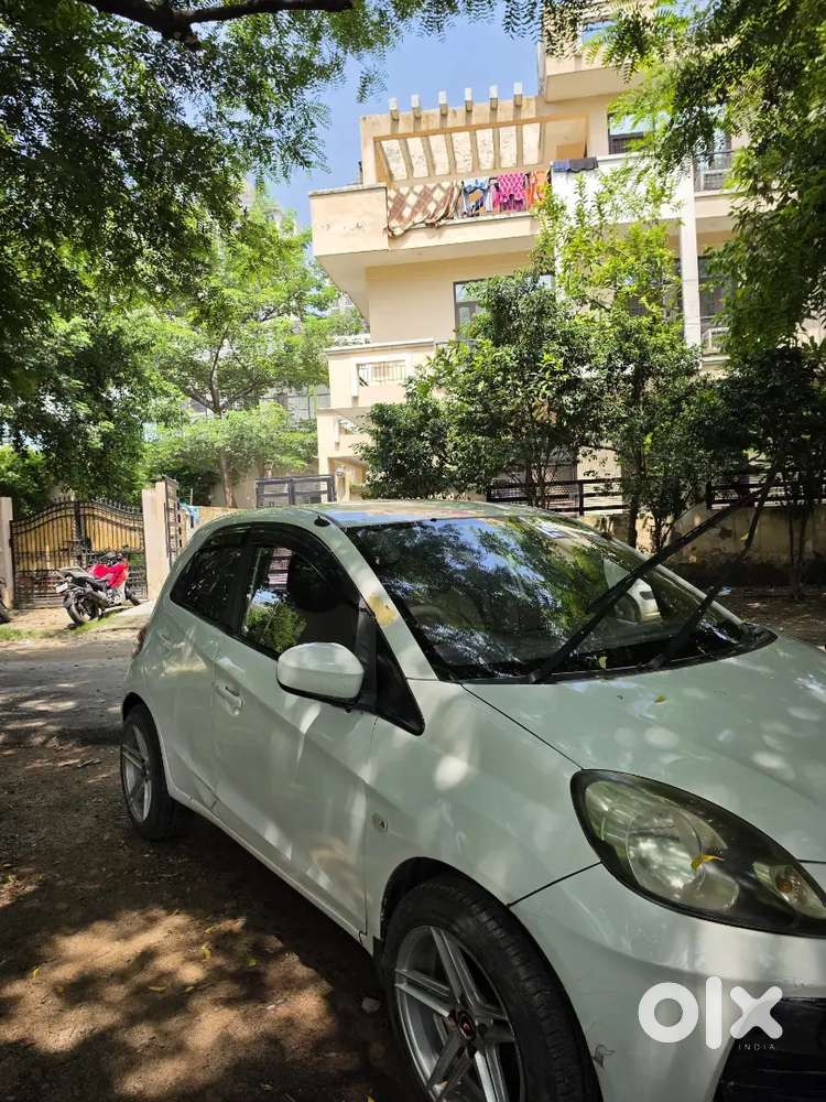 Honda Brio Mt 2012
