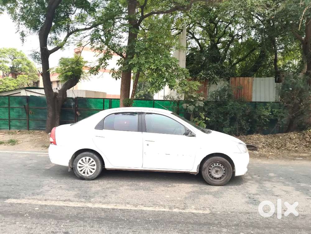 Toyota Etios 2011 Cng & Petrol 180000 Km Driven
