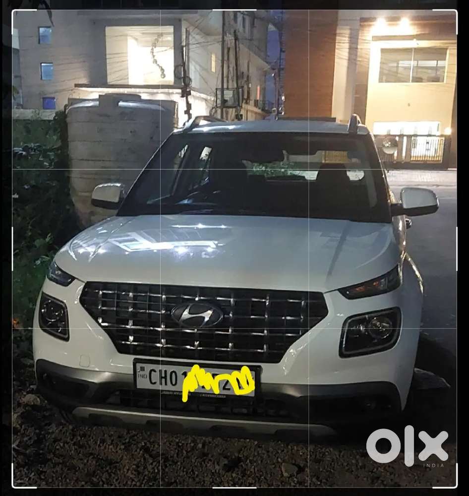 Hyundai Venue 2020 Petrol Well Maintained