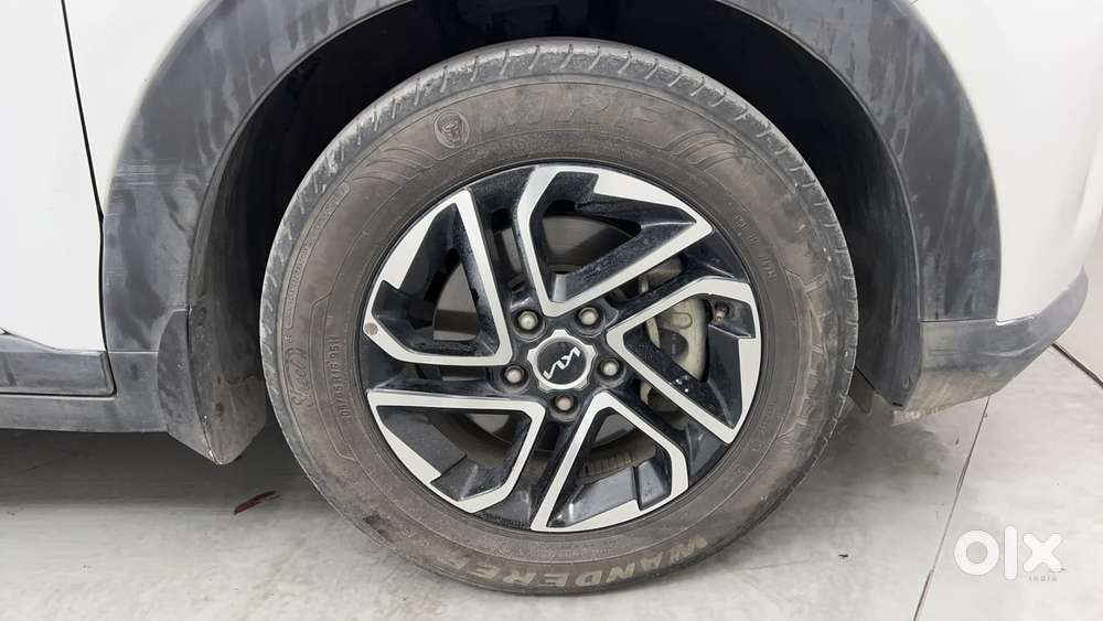 Kia Carens 1.4 Luxury Plus Dct 7 Str, 2022, Petrol