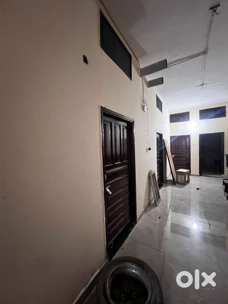 Room on renr near putlighr