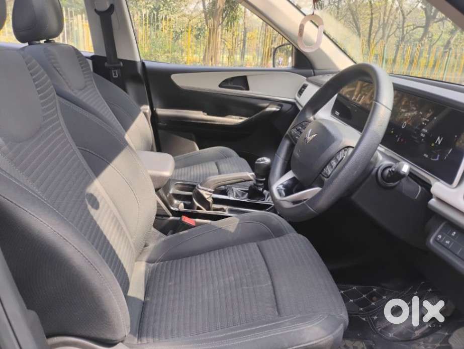 Mahindra Xuv700 2.2 Ax 5 Diesel Mt 7 Str, 2024, Diesel