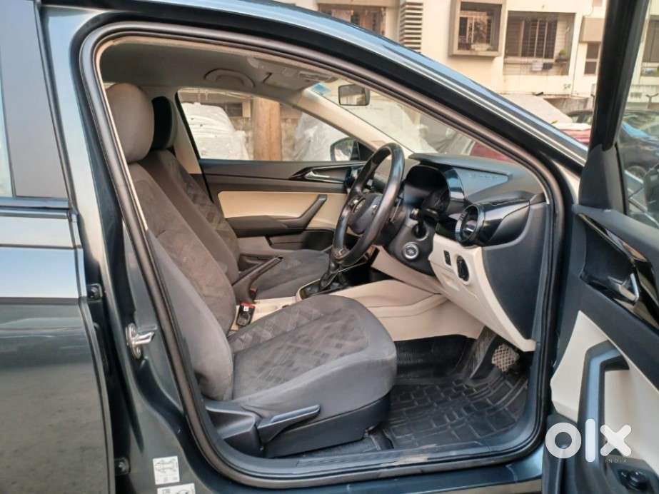 Skoda Slavia Ambition 1.0l Tsi At, 2022, Petrol