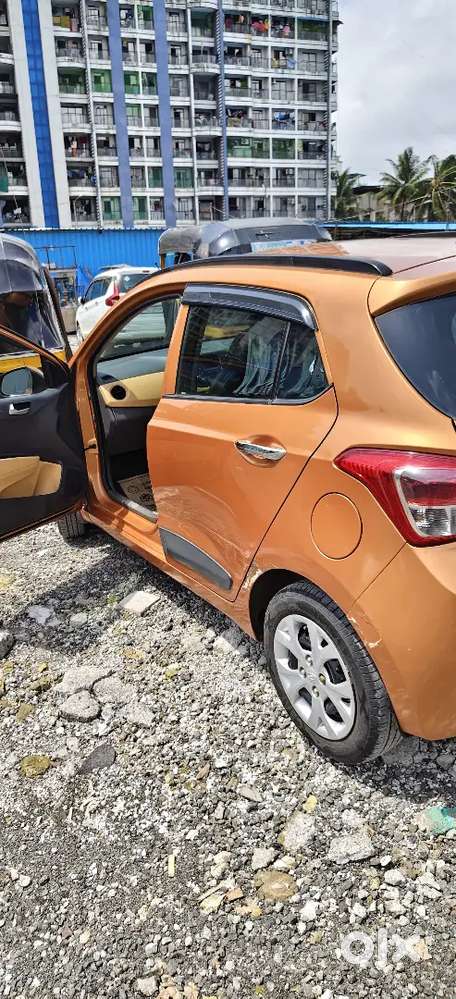 Grand I10 Sportz Top Model