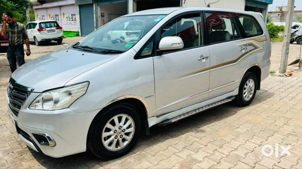 Toyota Innova 2013  Full Toyota Service History  Excellent Condition