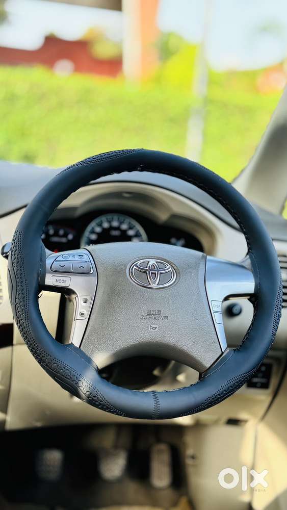 Toyota Innova 2.5 V 8 Str, 2014, Diesel
