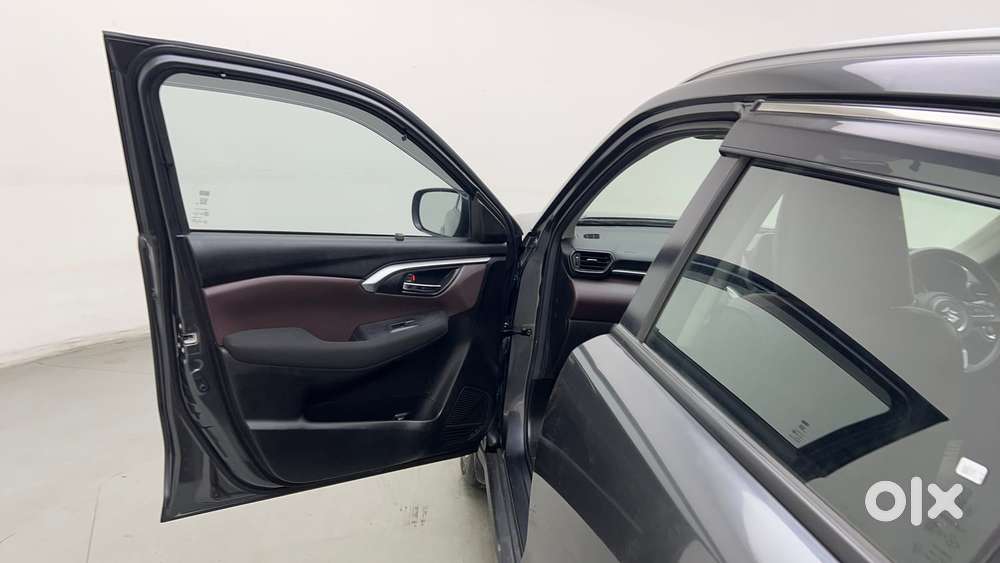 Maruti Suzuki Grand Vitara 1.5 Delta Smart Hybrid, 2025, Petrol
