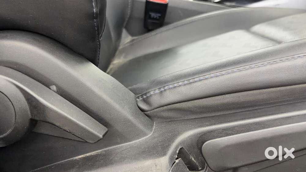 Tata Altroz 1.2 Xza Plus Dark Edition Dct, 2022, Petrol