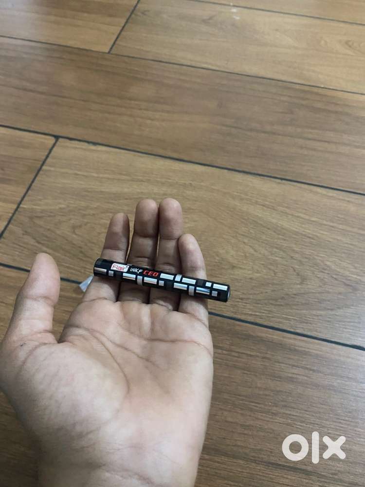 A liquid fountain pen of Flair