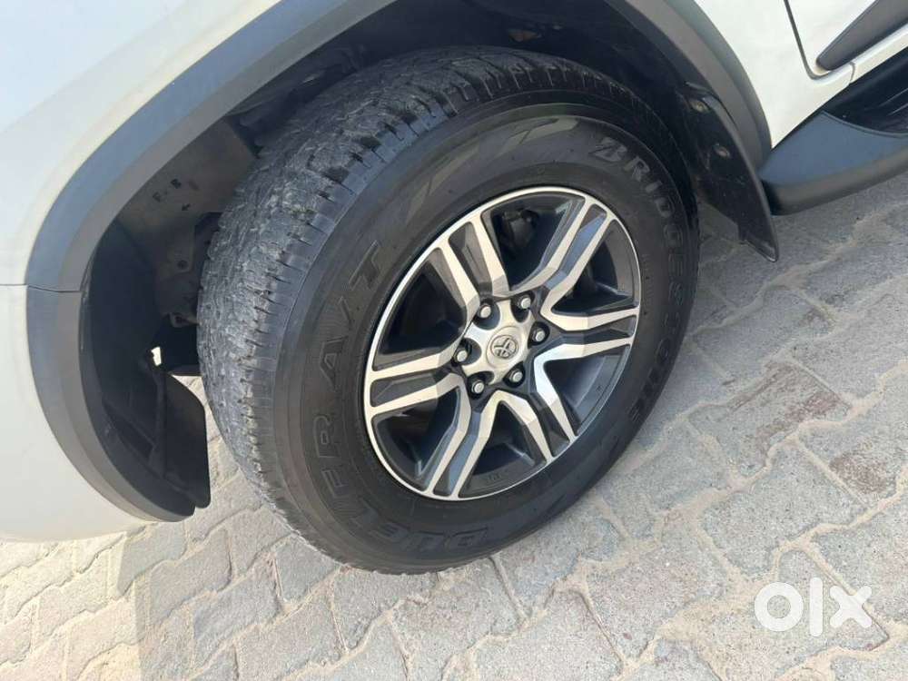 Toyota Fortuner 4x2 At 2.7 Petrol, 2020, Petrol