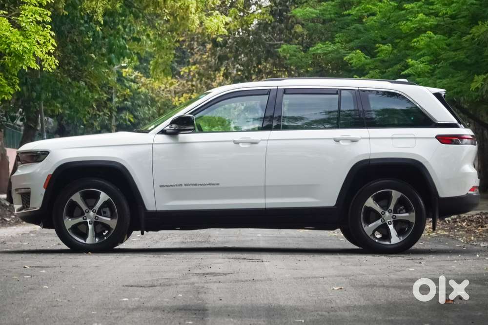 Jeep Grand Cherokee Limited (o) 4x4 At, 2023, Petrol