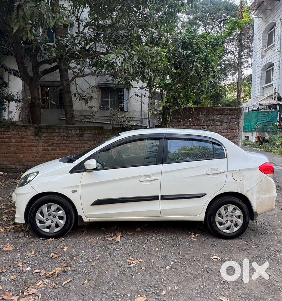 Honda Amaze Diesel 2014 .. 25kmpl Mileage 5 Tyre New Hai Showroom Con