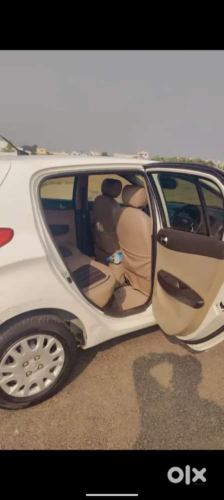 Well Maintained New Tyers Continantal 5 Years Warranty New Battery,,