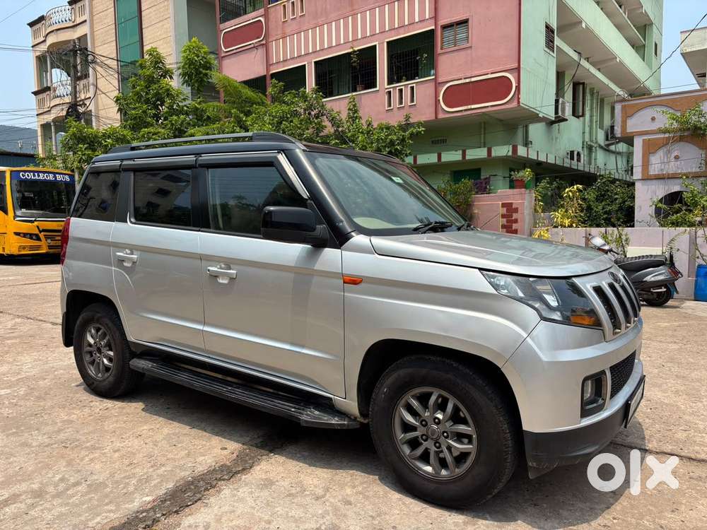 Mahindra Tuv 300 T10 Opt Dual Tone, 2019, Diesel
