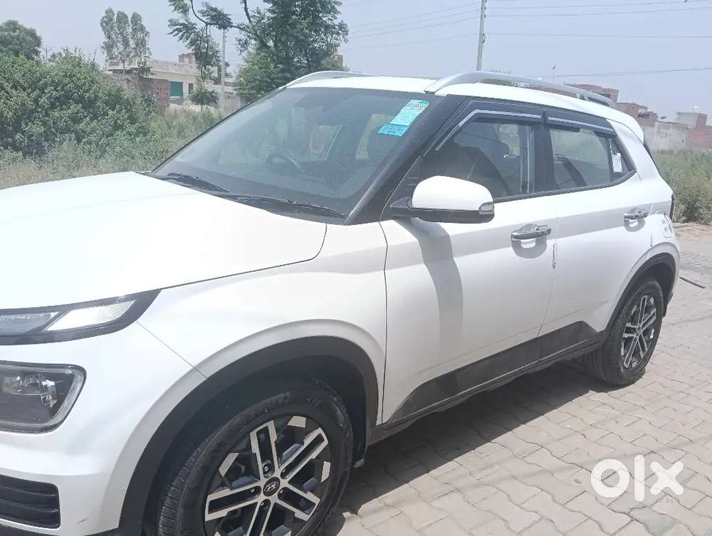 Hyundai Venue 2024 Petrol Good Condition