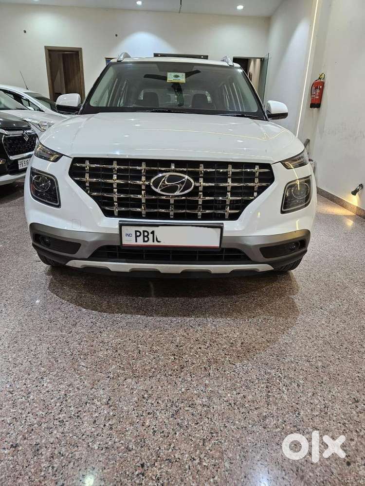 Hyundai Venue 2020 Diesel 80000 Km Driven