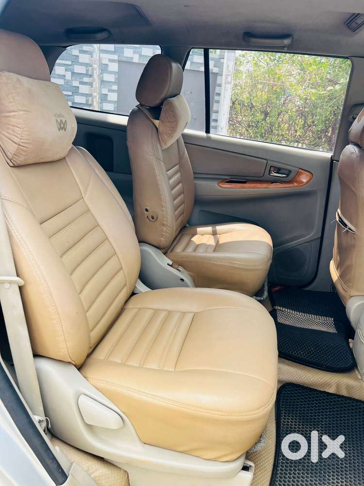 Toyota Innova 2.5 V 7 Str, 2011, Diesel