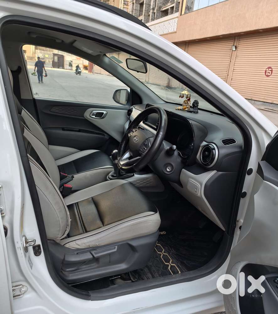 Hyundai Grand I10 Nios Sportz Dual Tone, 2024, Cng & Hybrids