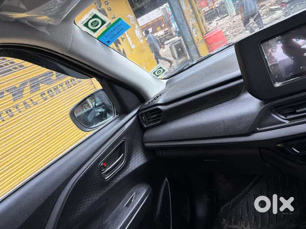 Swift Vxi Maruti 2025 Petrol Automatic