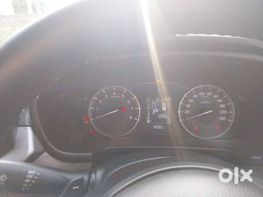 Maruti Suzuki Brezza Vxi At 2025 (automatic)