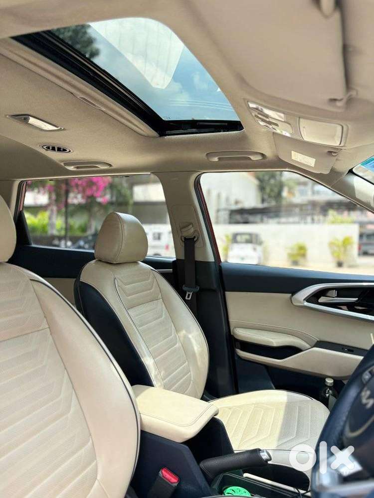 Kia Carens 1.4 Luxury Plus Dct 7 Str, 2022, Petrol