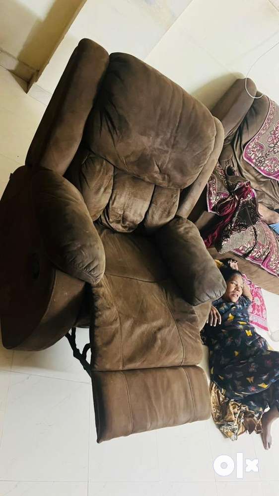 Recliner best sale chair olx