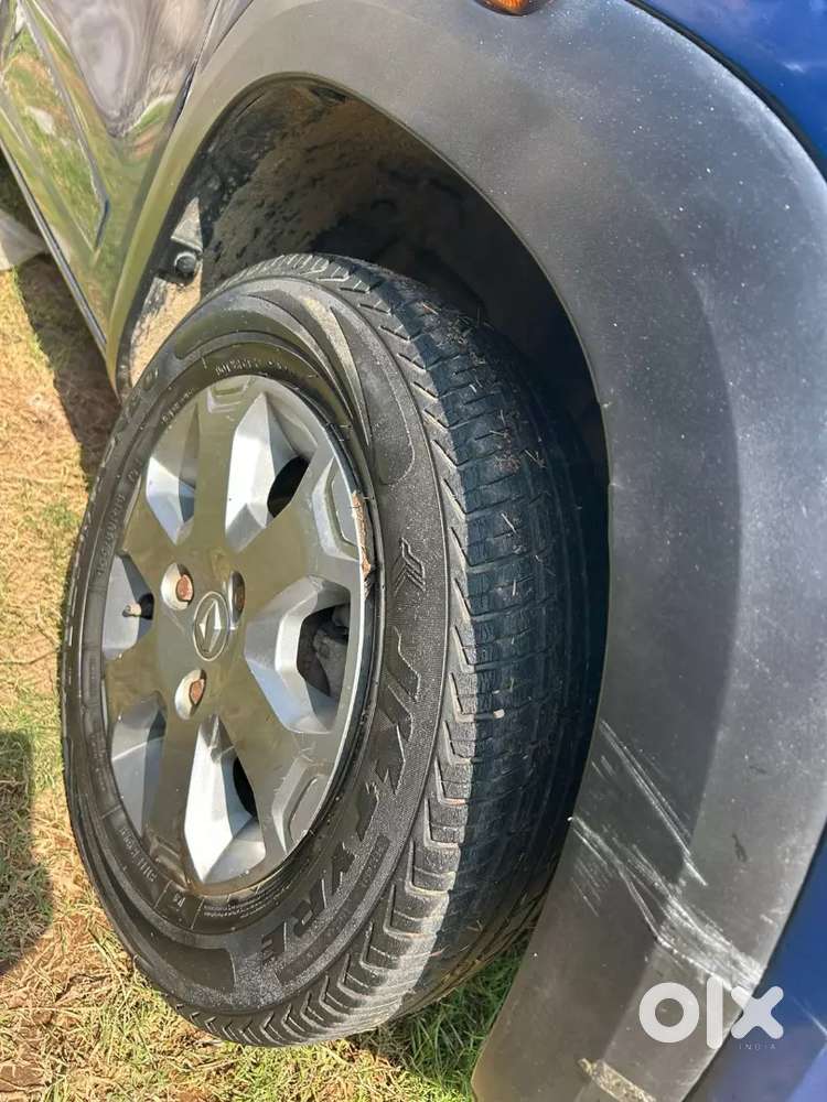 Kwid Climber Rxt Top Model Back Camera Less Driven Non Accidental