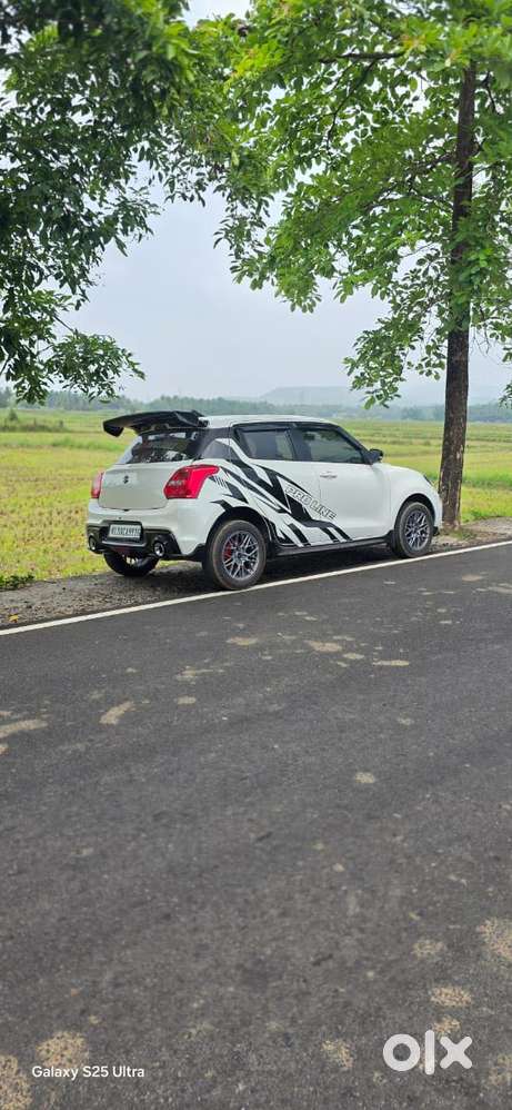 Maruti Suzuki Swift Vxi Optional, 2023, Petrol