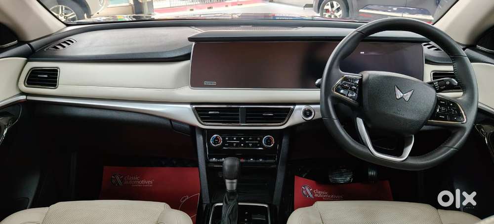 Mahindra Xuv700 2.0 Ax 7 Petrol At Luxury Pack Str, 2024, Petrol