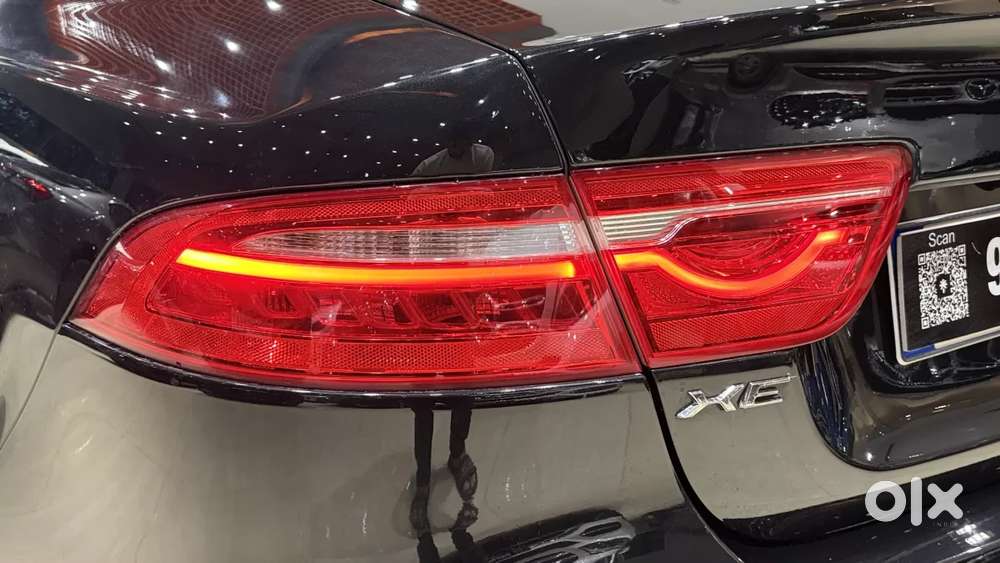 Jaguar Xe Portfolio, 2017, Petrol