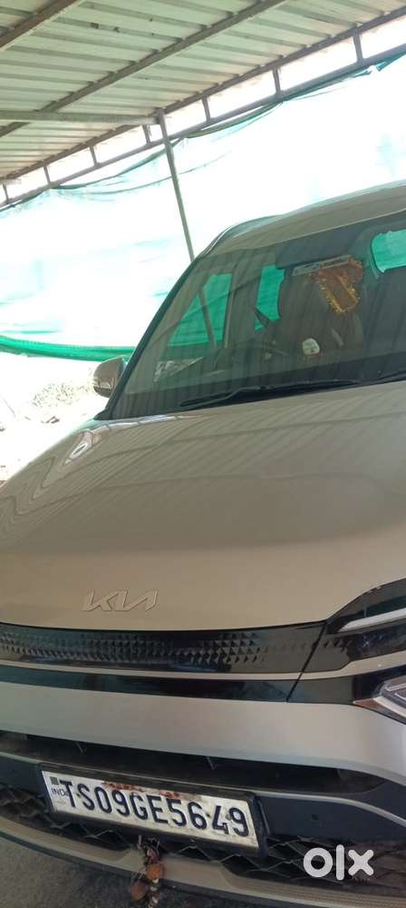 Kia Carens Petrol 2023