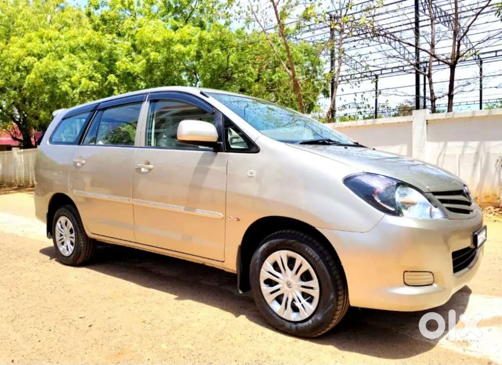 Toyota Innova 2011 Diesel Well Maintained