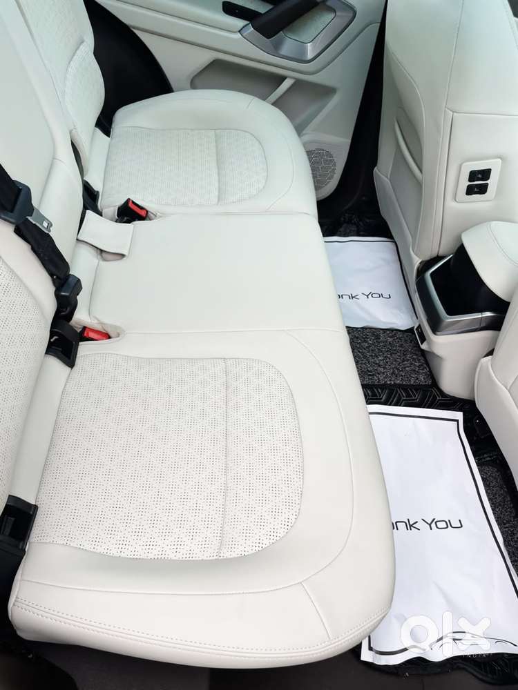 Tata Safari Accomplished Dark Edition, 2024, Diesel