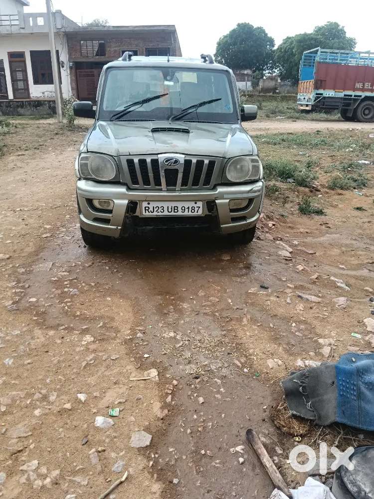 2011 Good Condition Me Gadi Hai New Tayer Hai