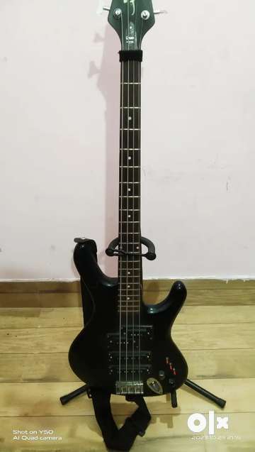 Bass guitar deals for sale olx