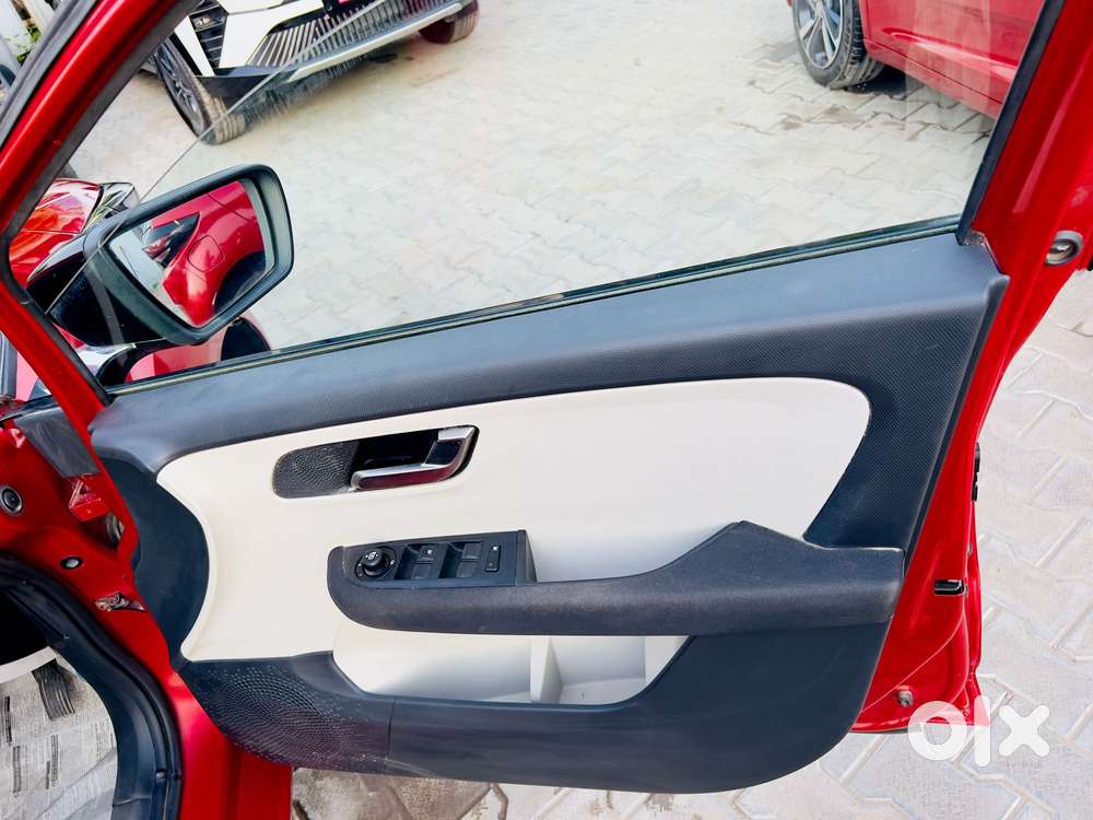 Tata Altroz Xz Plus (s), 2026, Petrol