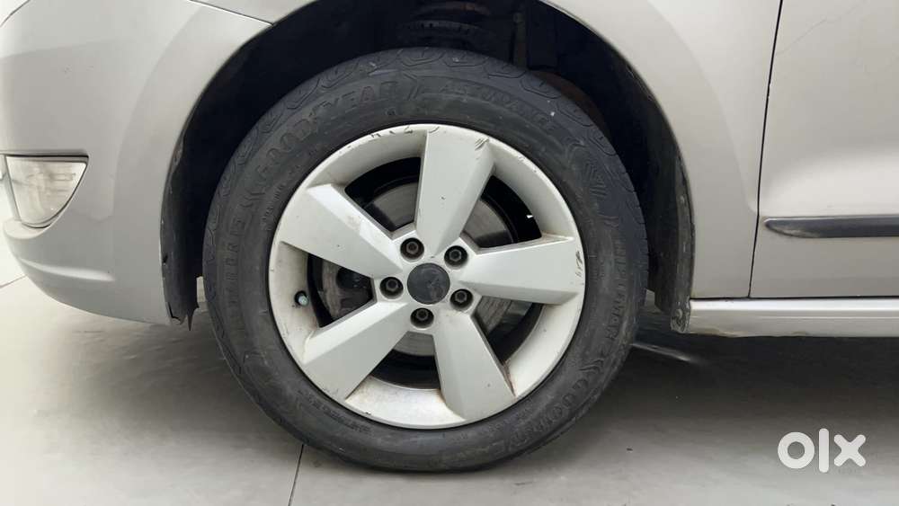 Skoda Rapid 1.6 Mpi Elegance, 2014, Petrol