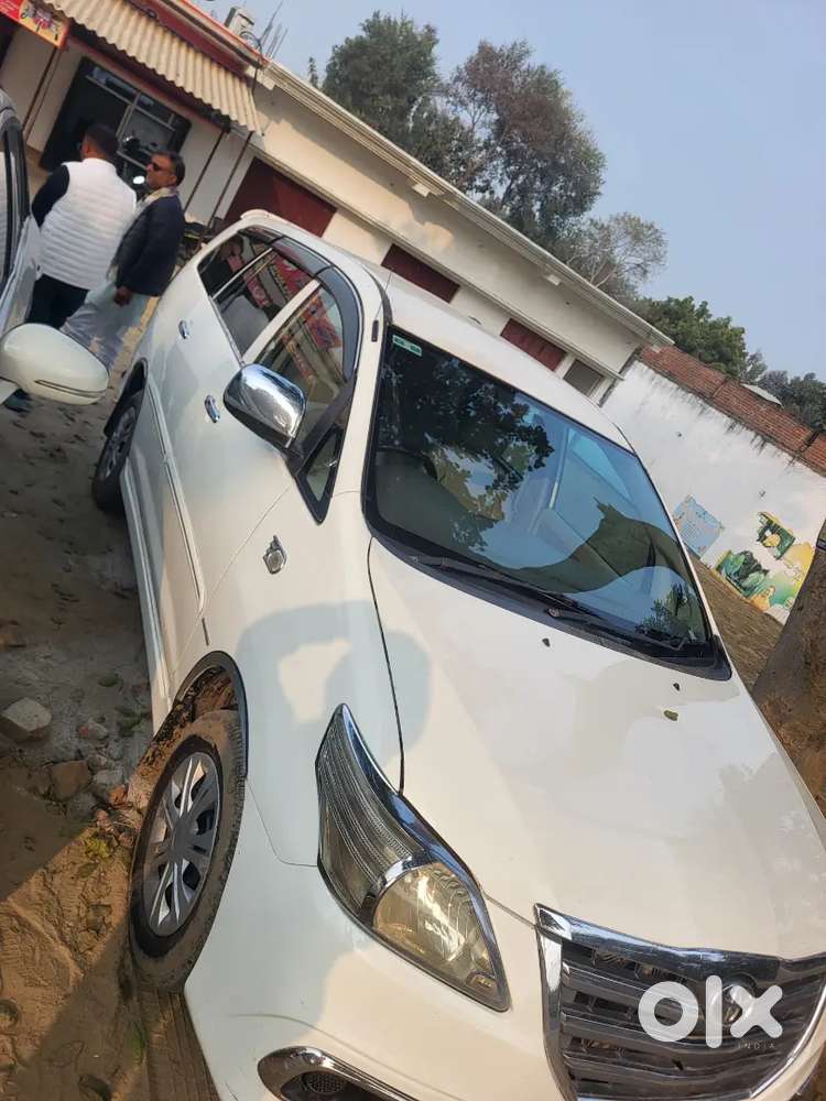 Toyota Innova 2012