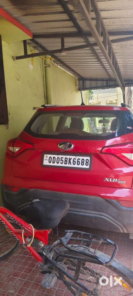 Mahindra Xuv300 W8, 2023, Petrol