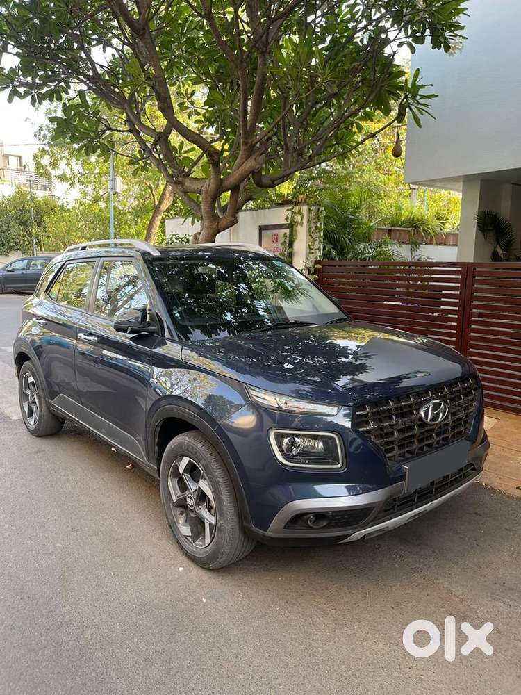 Hyundai Venue Petrol 47000 Km Driven And Well Maintained
