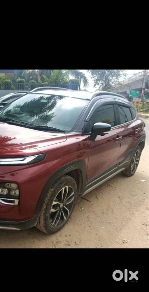 Toyota Urban Cruiser Taisor V Petrol Mt Dual-tone 2025