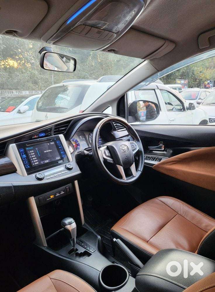 Toyota Innova Crysta 2.8z Automatic, 2016, Diesel