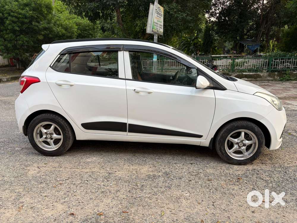 Hyundai Grand I10 Sportz, 2016, Petrol