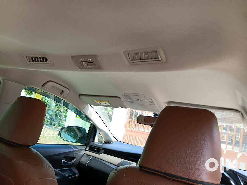 Toyota Innova Crysta 2023